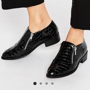 Textured loafers